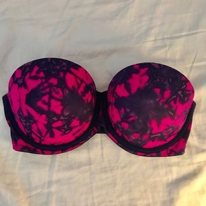 ‘PINK’ strapless bra